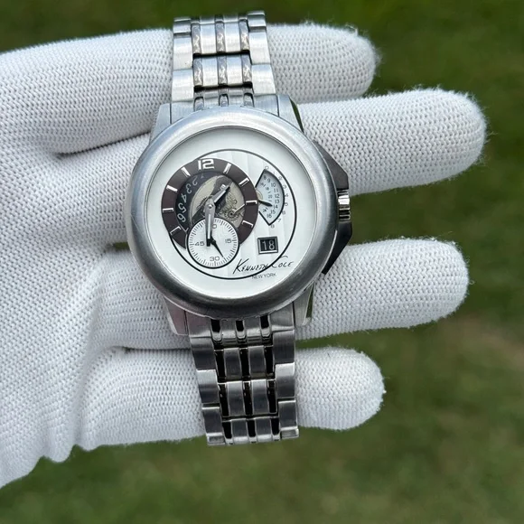 KENNETH COLE
Sporty Link Watch Black and Silver automatic skeleton men’s watch - Picture 3 of 11